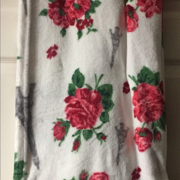 Betsy Johnson throw, NWT - Picture 6 of 7